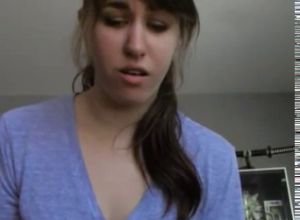 Запалила парня за просмотром порно и на его возбуждённого нарвалась